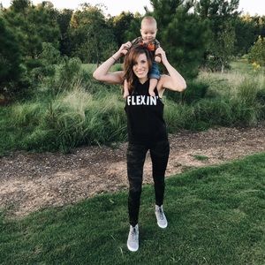 SLEEVELESS WORKOUT HOODIE • FLEXIN’ • ATHLEISURE